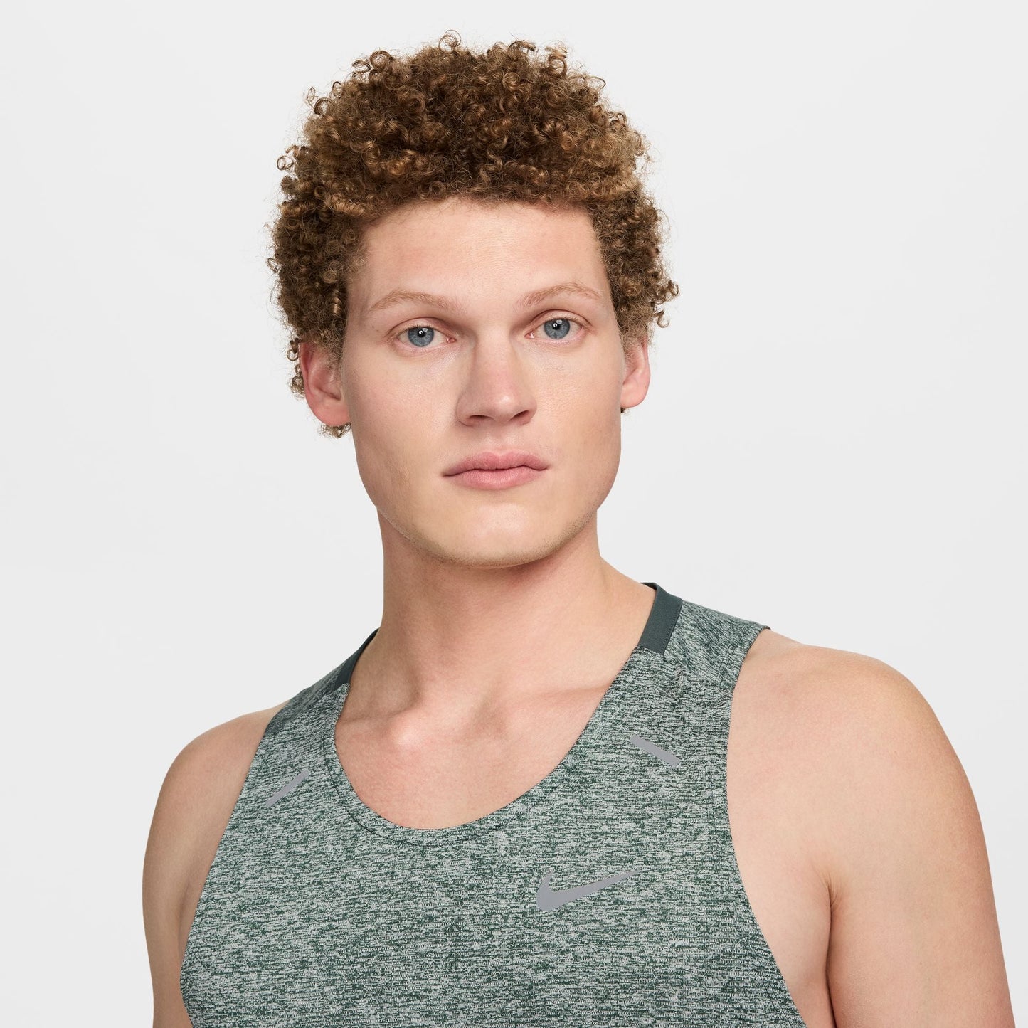  Men's Nike Rise 365 Singlet - CZ9179-361