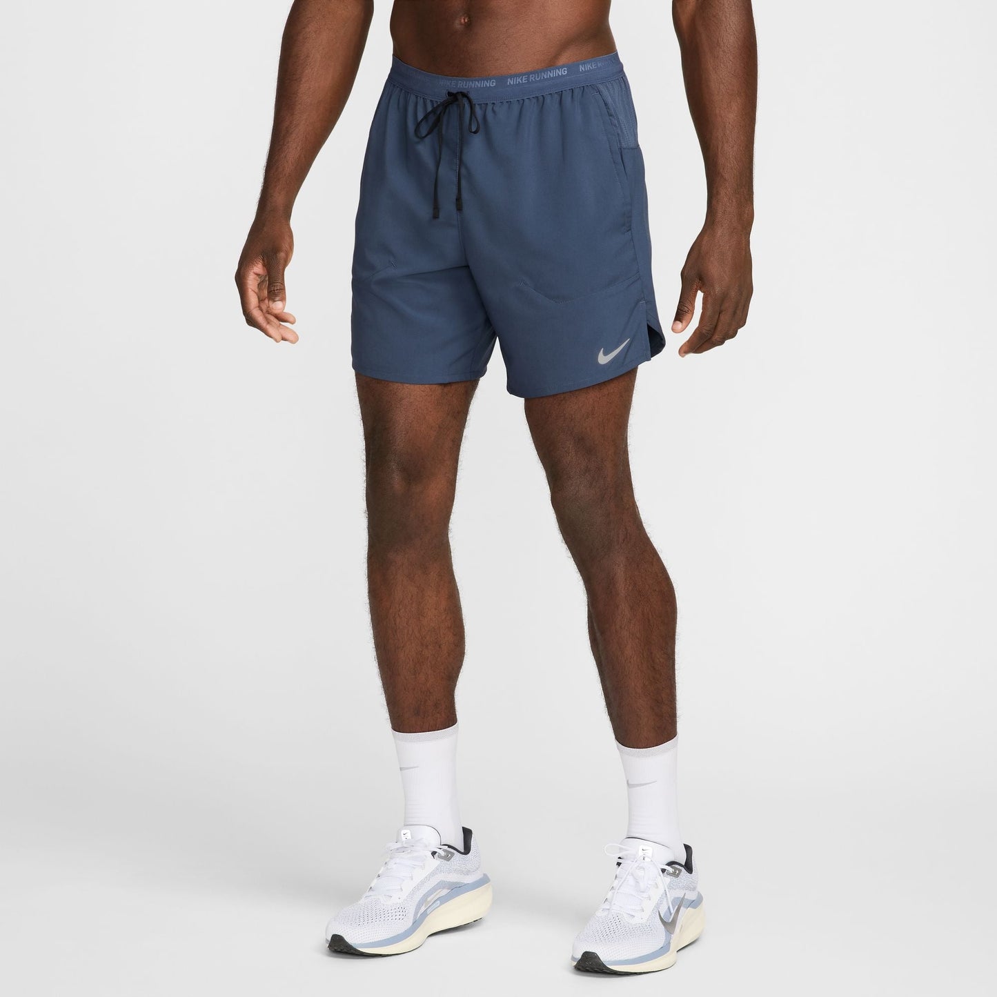  Men's Nike Stride 2-in-1 7" Short - DM4759-437