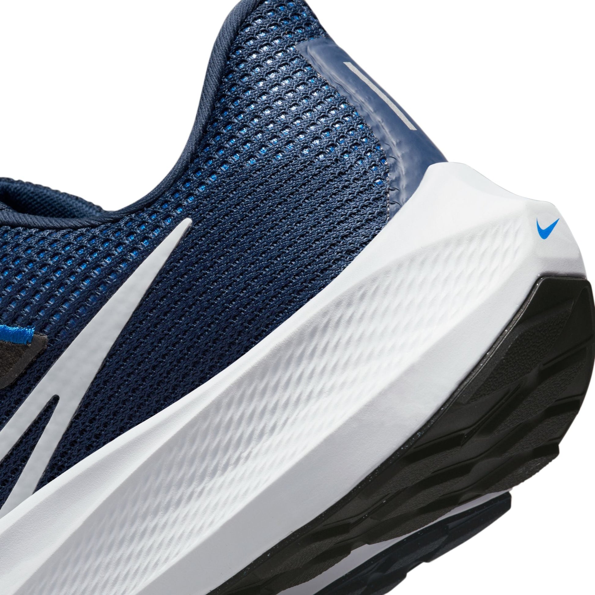  Men's Nike Pegasus 40 - DV3853-400