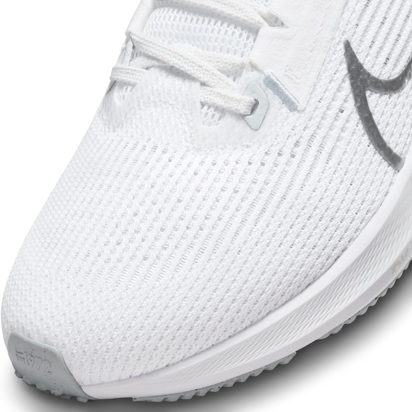  Women's Nike Pegasus 40 - DV3854-101