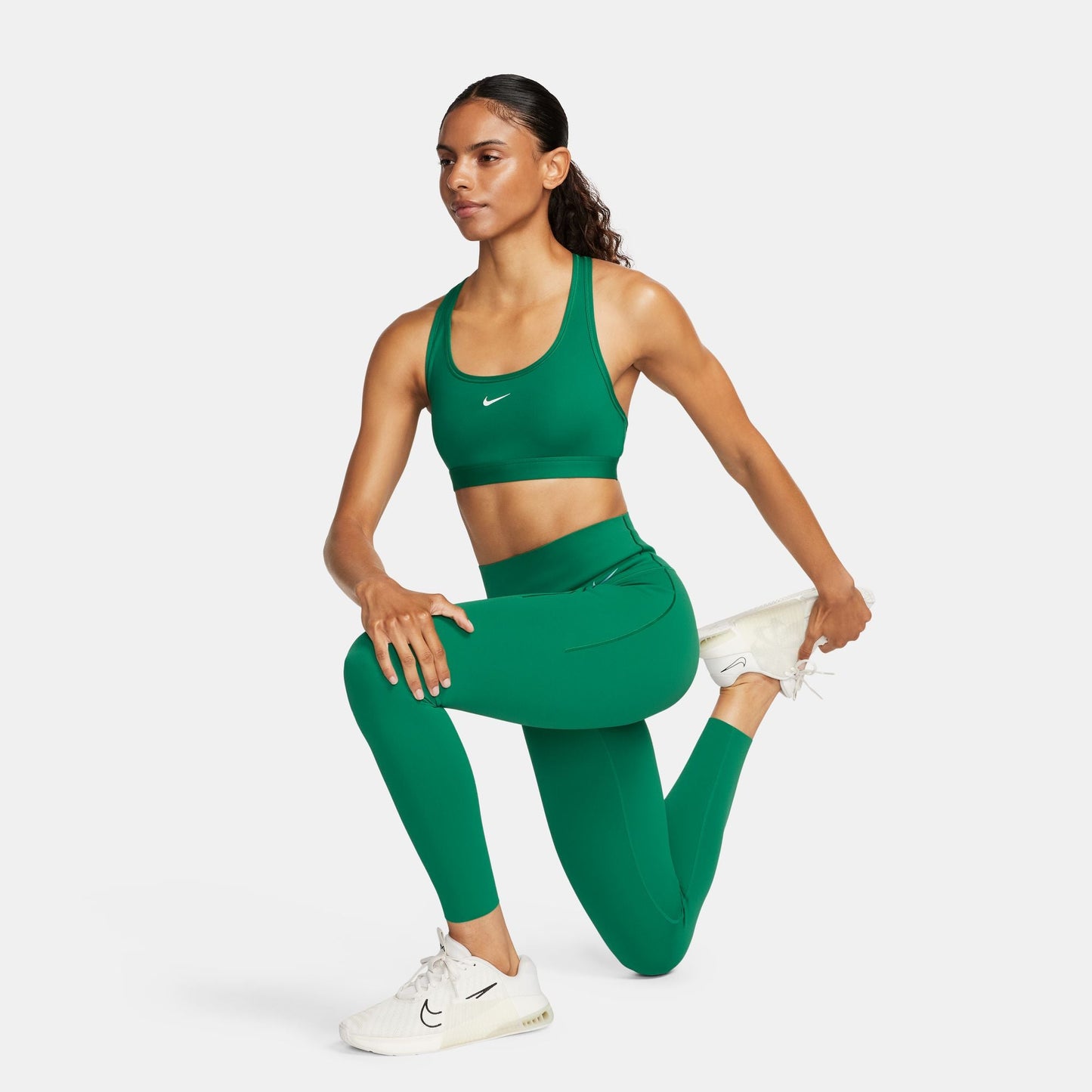  Women's Nike Swoosh Light Support Bra - DX6817-365