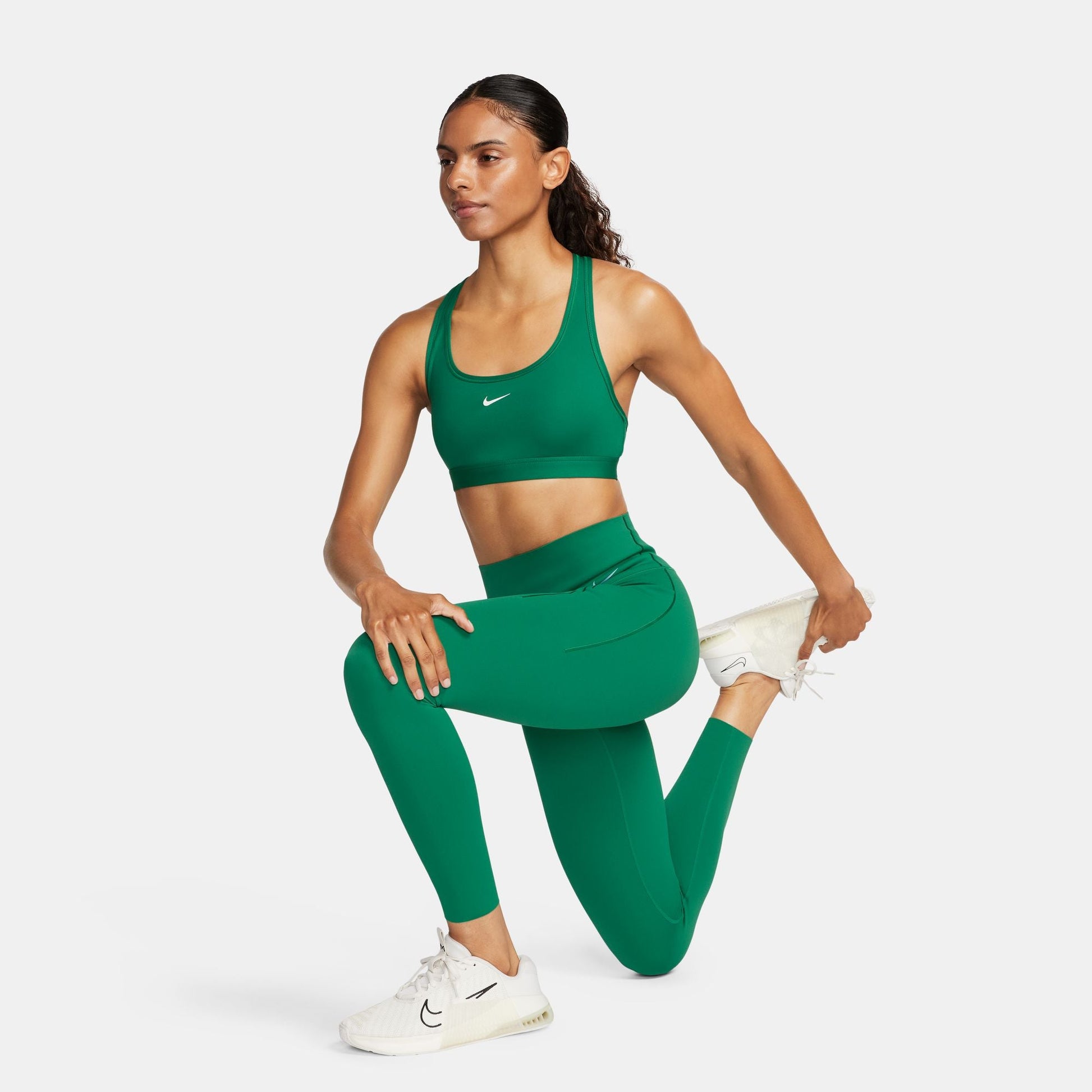  Women's Nike Swoosh Light Support Bra - DX6817-365
