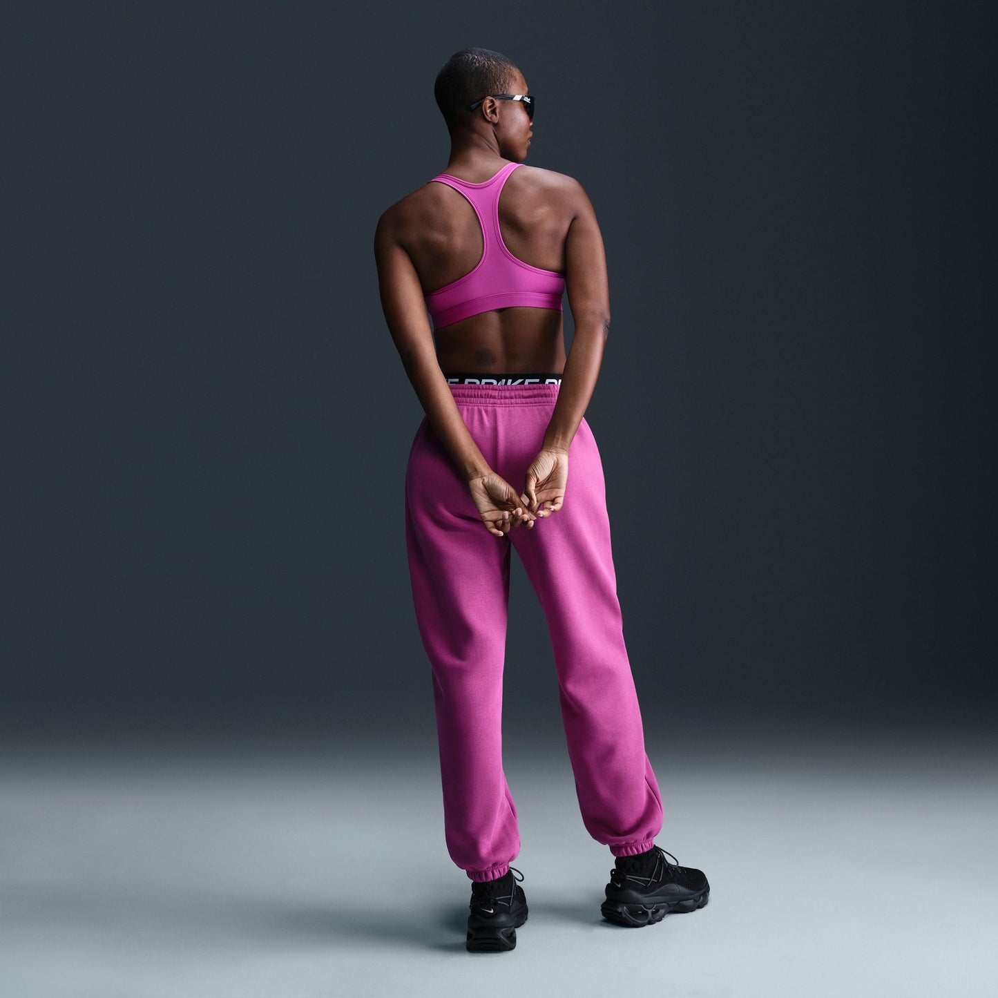  Women's Nike Swoosh Light Support Bra - DX6817-518