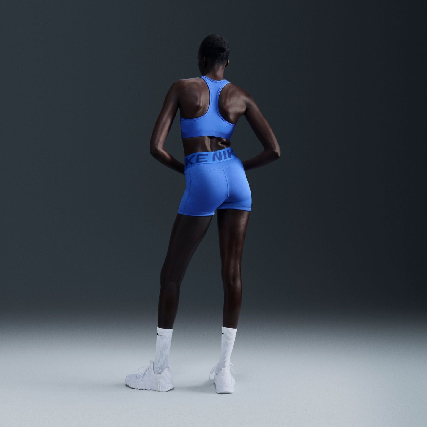  Women's Nike Swoosh Medium Support Bra - DX6821-405