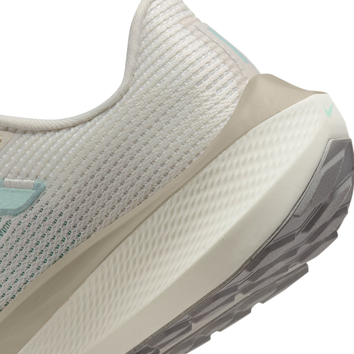  Women's Nike Pegasus 40 - FN7629-030