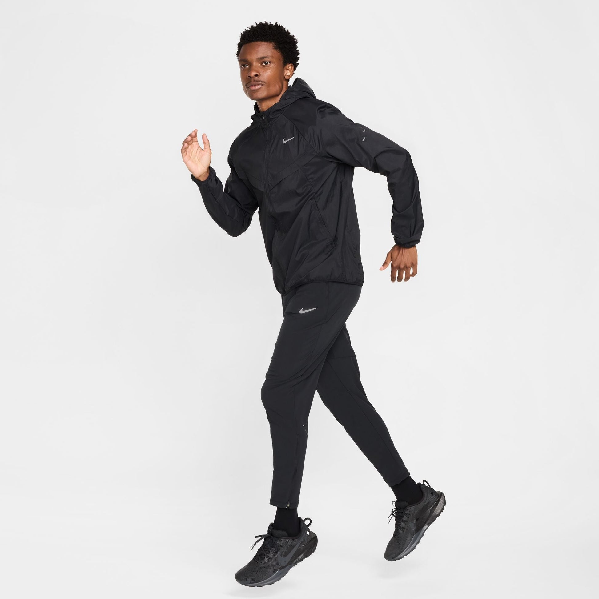  Men's Nike Stride Repel UV Jacket - HV4548-010
