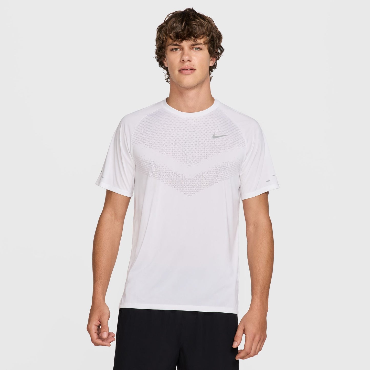  Men's Nike Stride Short Sleeve - HV5203-100