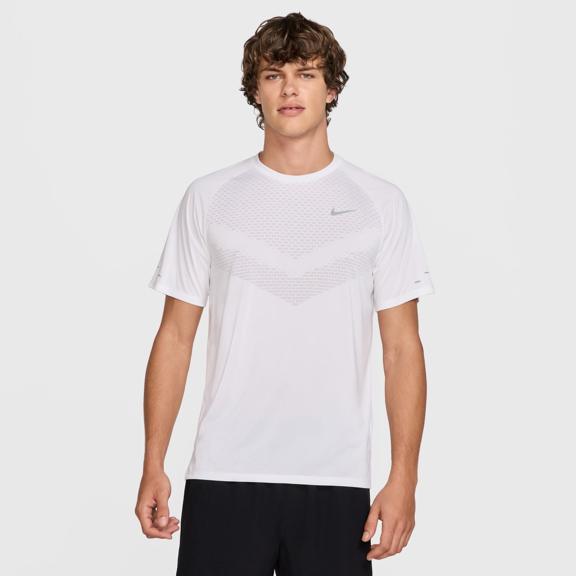  Men's Nike Stride Short Sleeve - HV5203-100