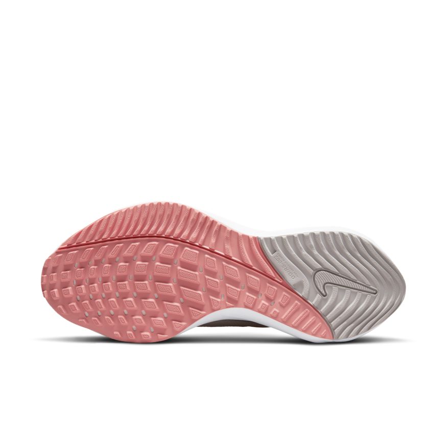  Women's Nike Vomero 16 - DA7698-601