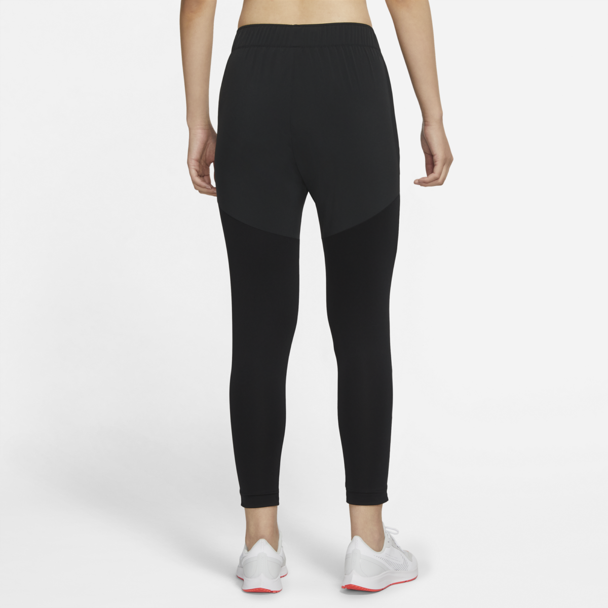  Women's Nike Essential Pant - DH6975-010