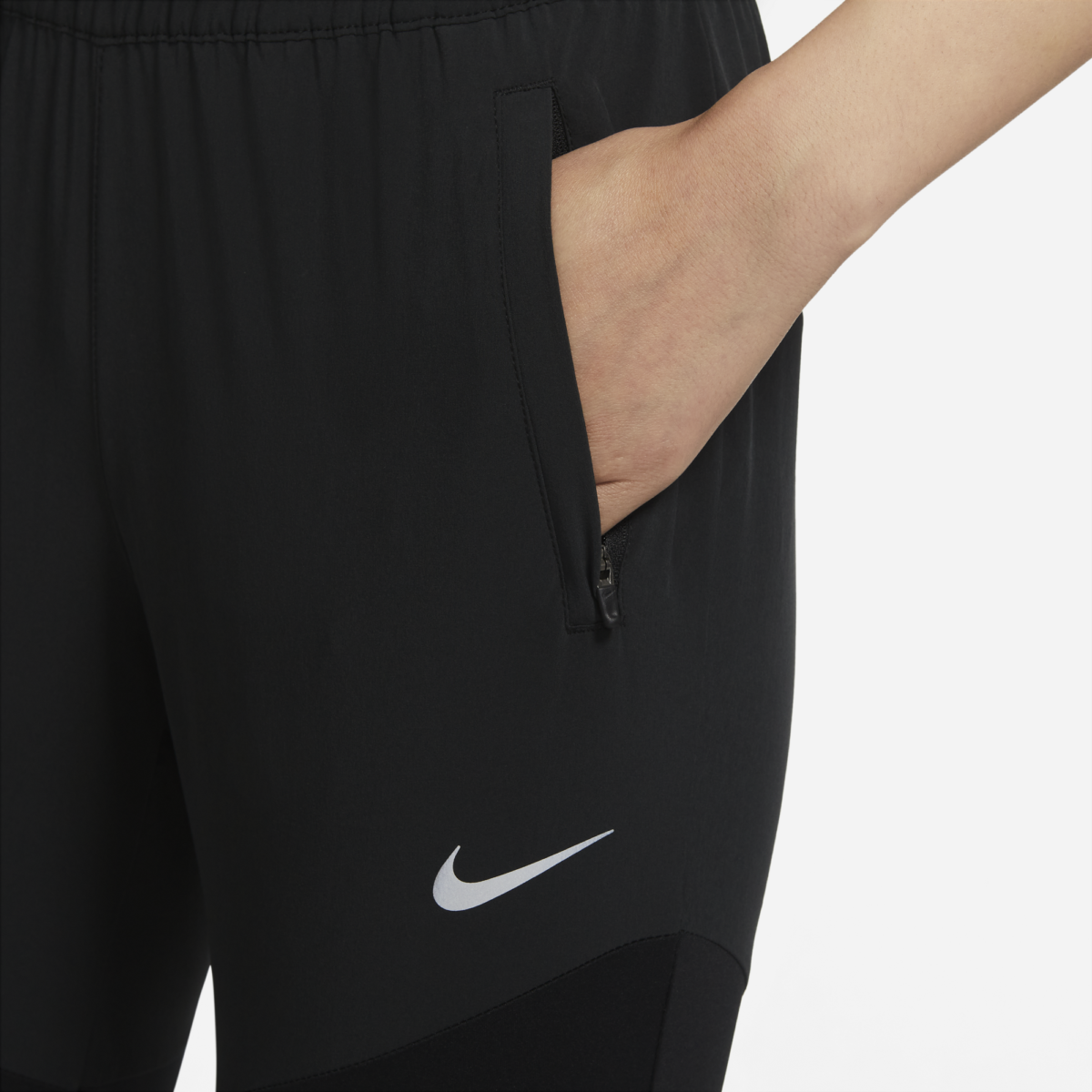  Women's Nike Essential Pant - DH6975-010