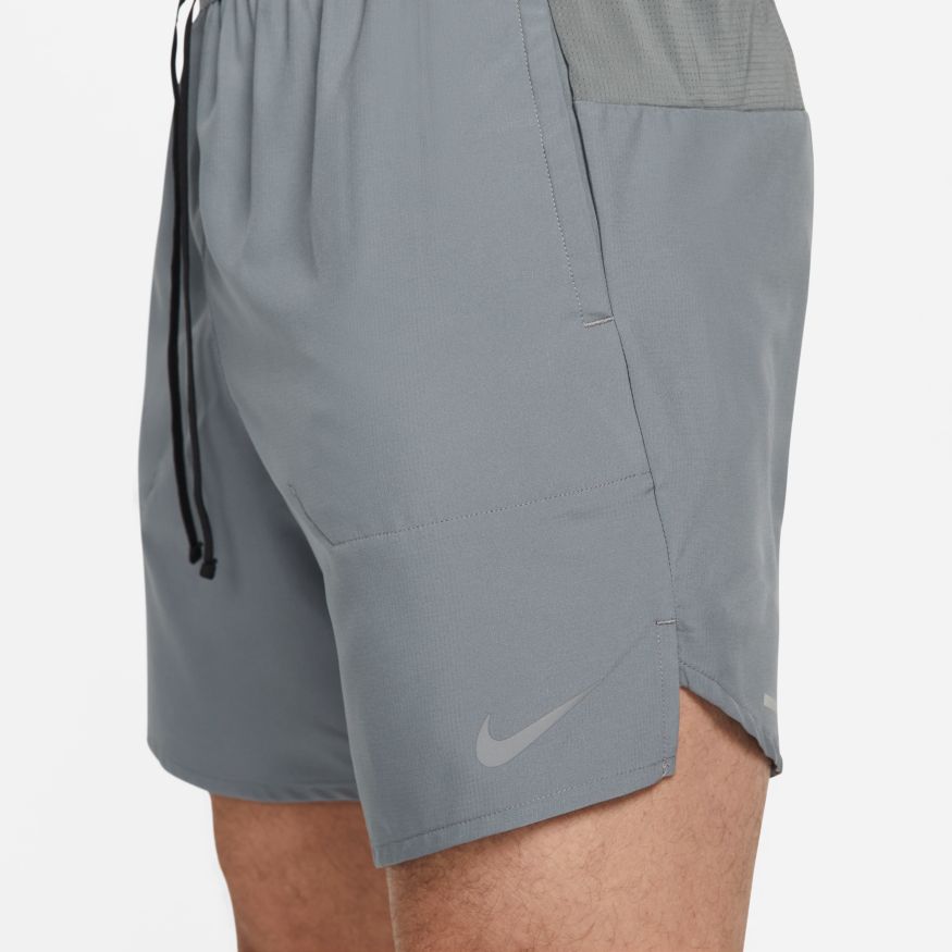  Men's Nike 7" Stride Short - DM4761-010