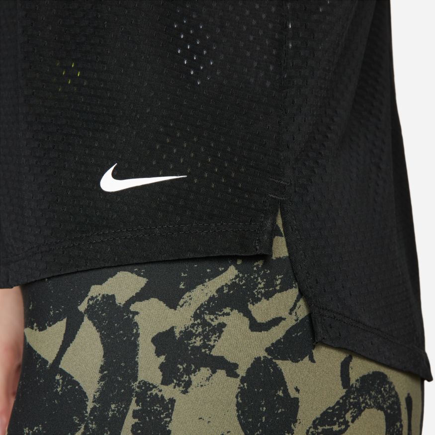  Women's Nike One Breathe Tank - DM9923-010
