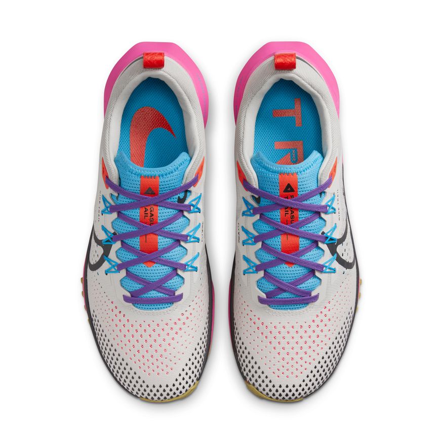 Nike Women's Pegasus Trail 4 - FD0876-100