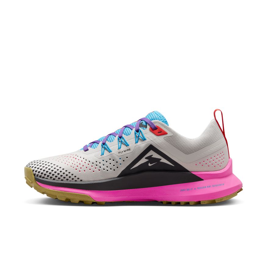 Nike Women's Pegasus Trail 4 - FD0876-100